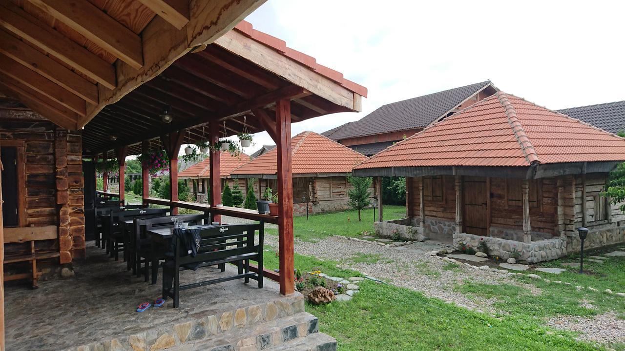 Satul Traditional Runcu  Luaran gambar