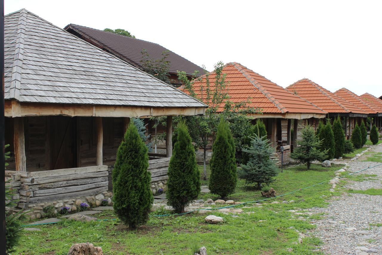 Satul Traditional Runcu  Luaran gambar